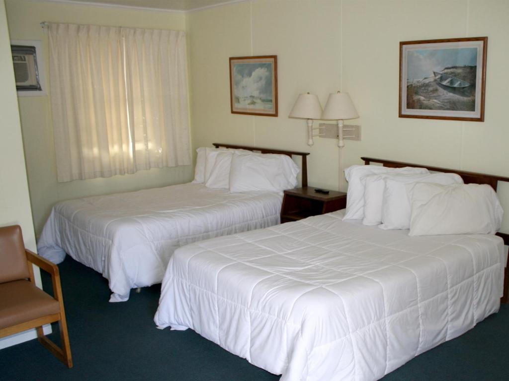 The Falcon Motel Buxton Room photo